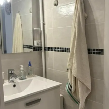 2 Pieces Cosy Et Piscine Dans Un Ecrin De Verdure *