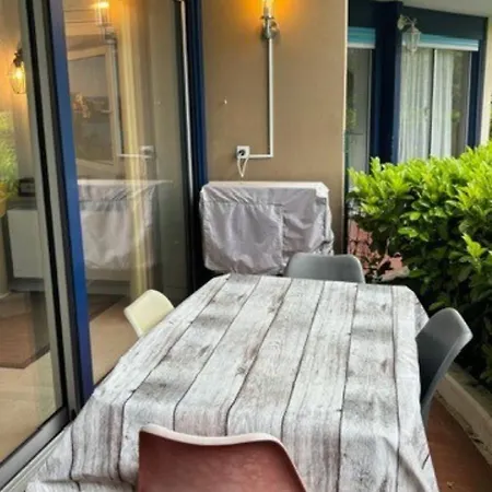 Lejlighed 2 Pieces Cosy Et Piscine Dans Un Ecrin De Verdure Mandelieu